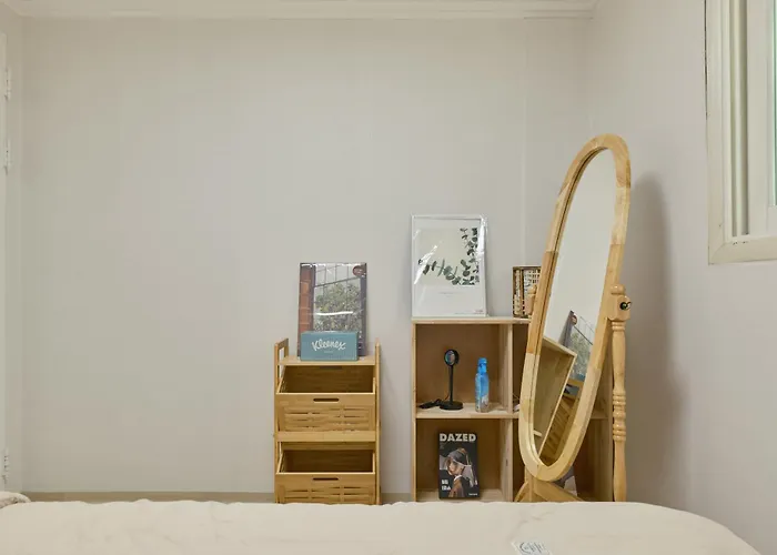 Appartement Plantree Filled With The Charm Of The East And The Atmosphere Of The West Séoul